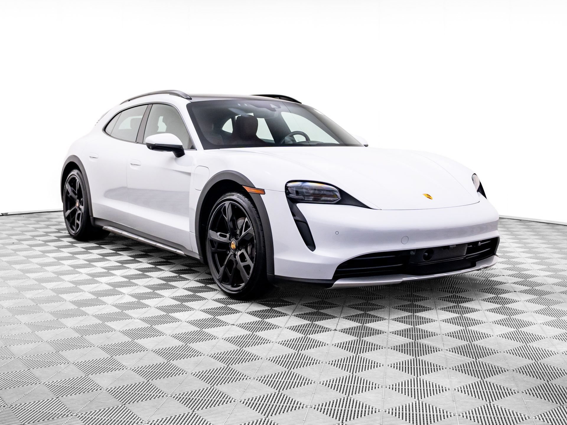 Certified 2023 Porsche Taycan 4 Cross Turismo AWD/4WD image 6