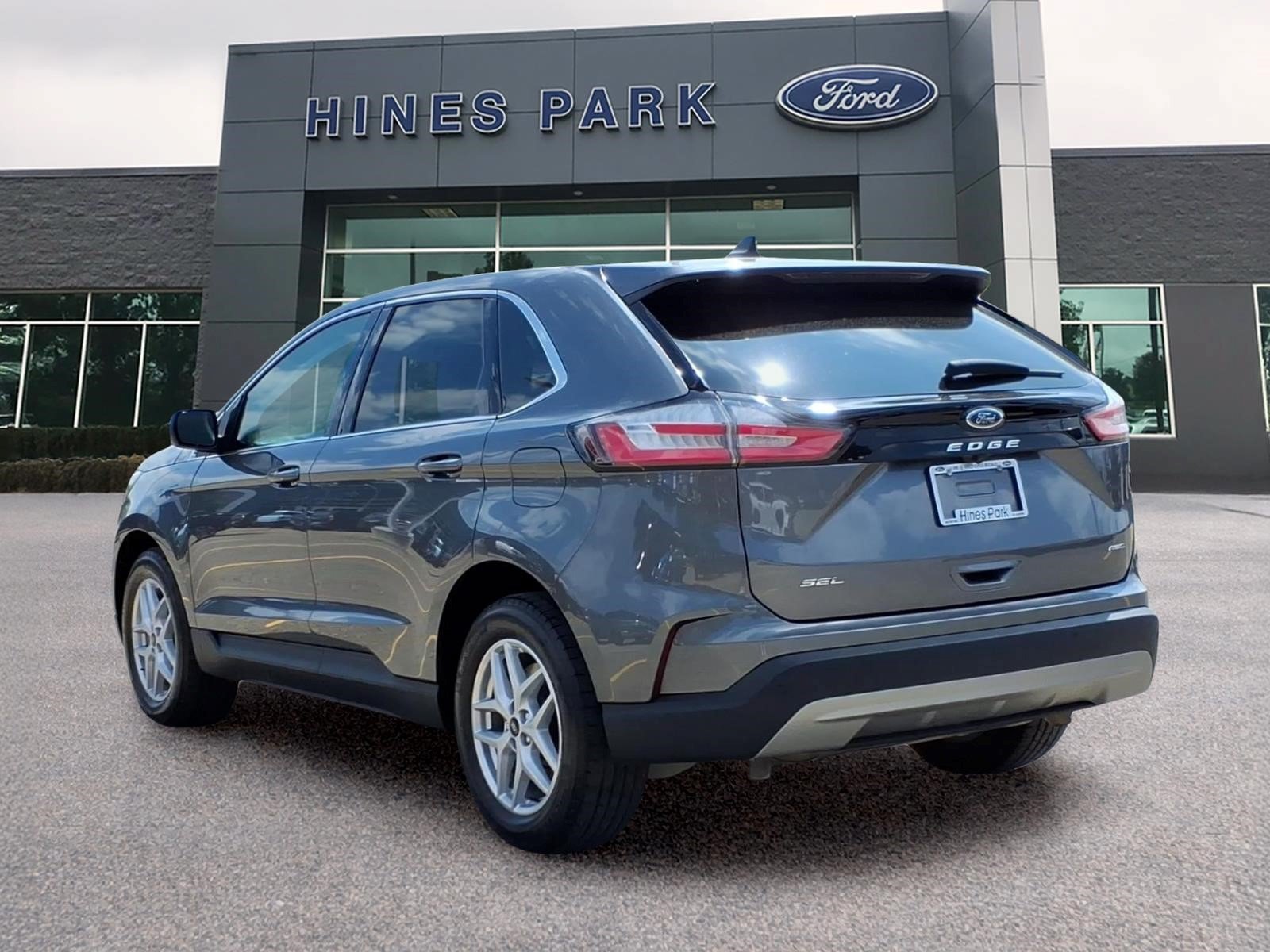 Certified 2024 Ford Edge SEL w/ Convenience Package AWD/4WD image 5