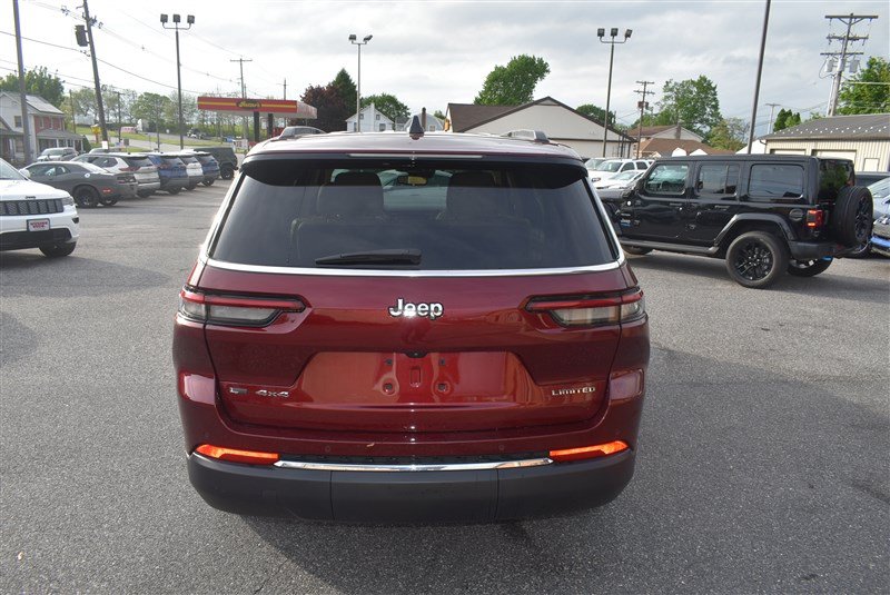 Used 2022 Jeep Grand Cherokee L Limited AWD/4WD image 5