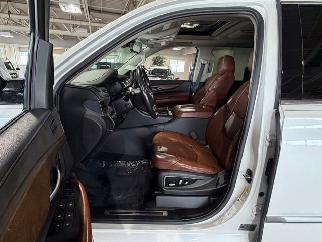 Used 2020 Cadillac Escalade Premium Luxury AWD/4WD image 15
