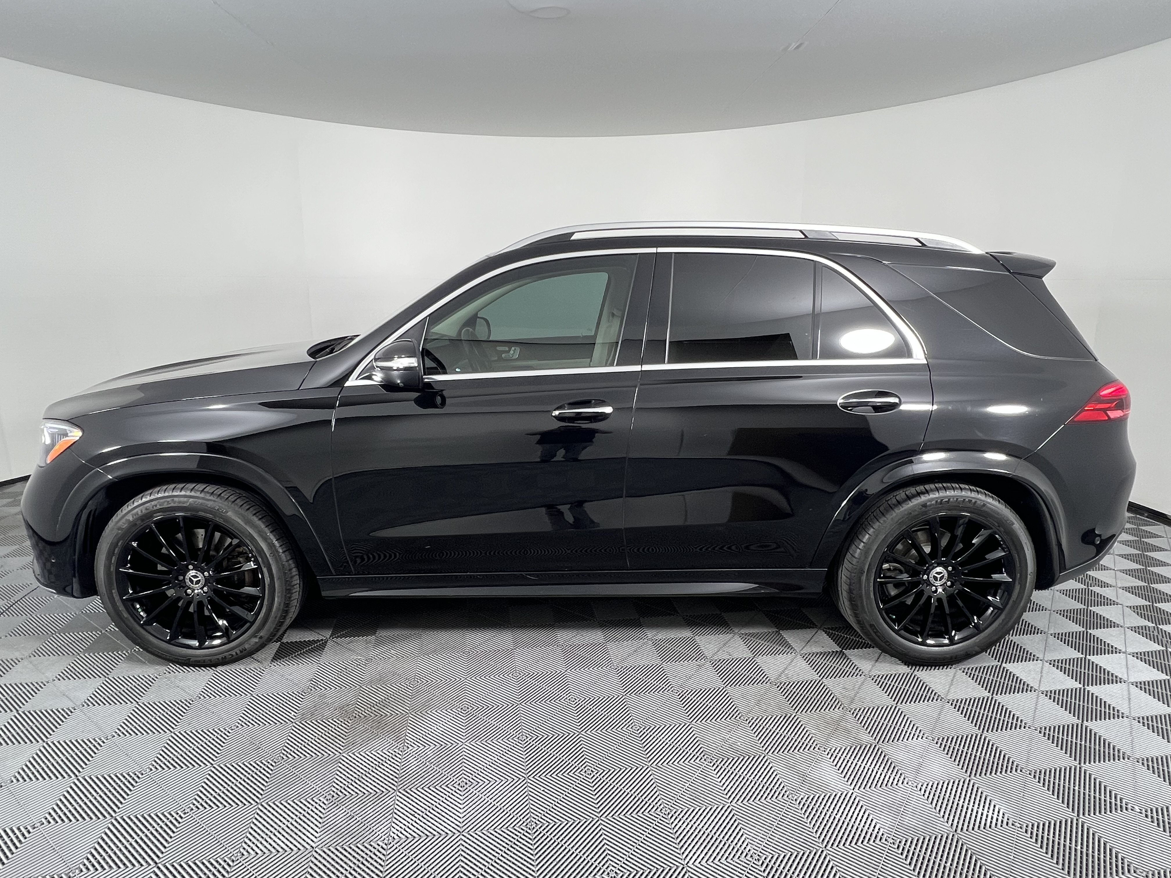 Certified 2024 Mercedes-Benz GLE 350 4MATIC image 9