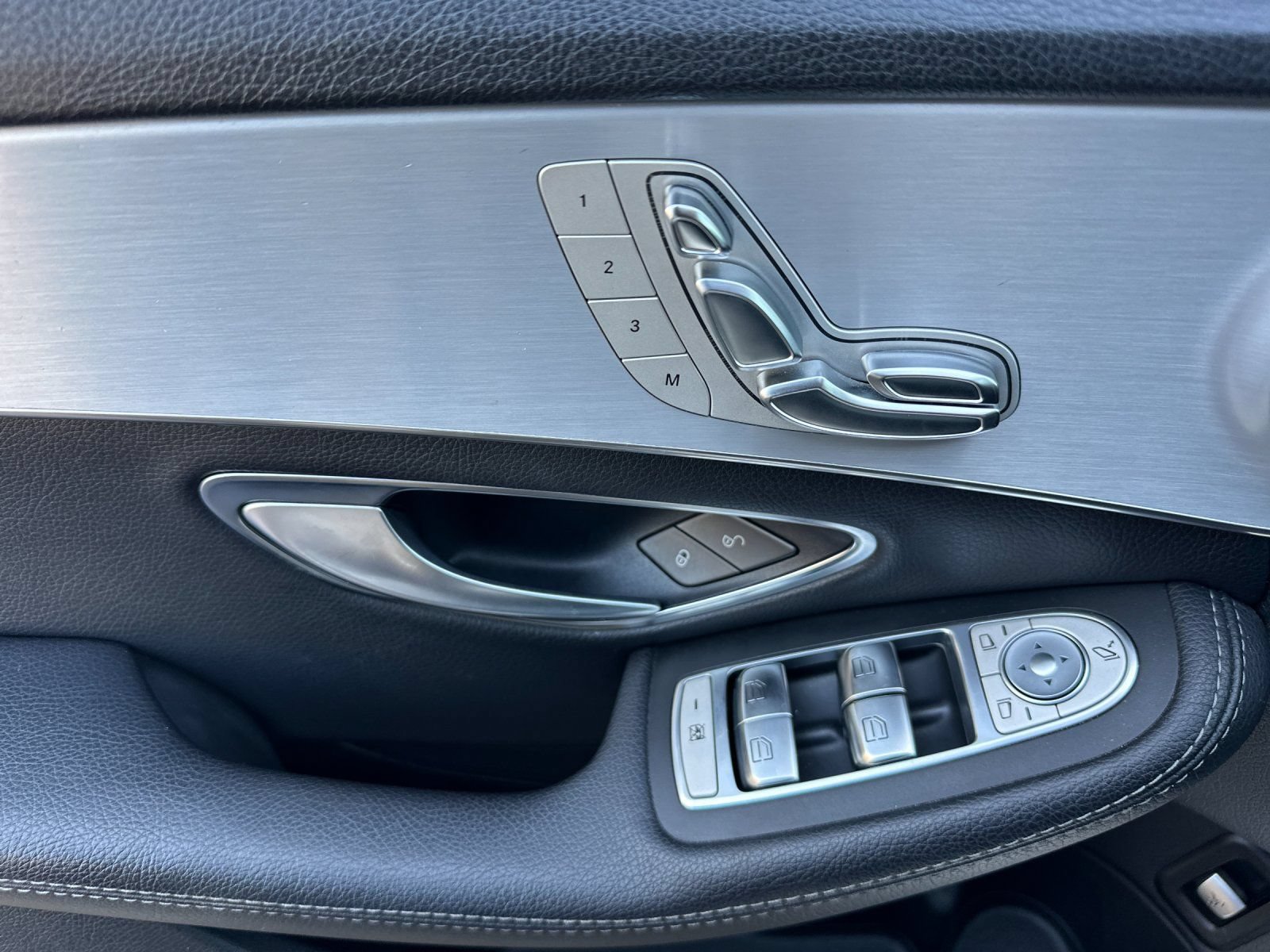 Used 2019 Mercedes-Benz C 300 Sedan image 11