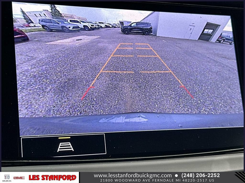 Used 2024 Buick Enclave Essence AWD/4WD image 30