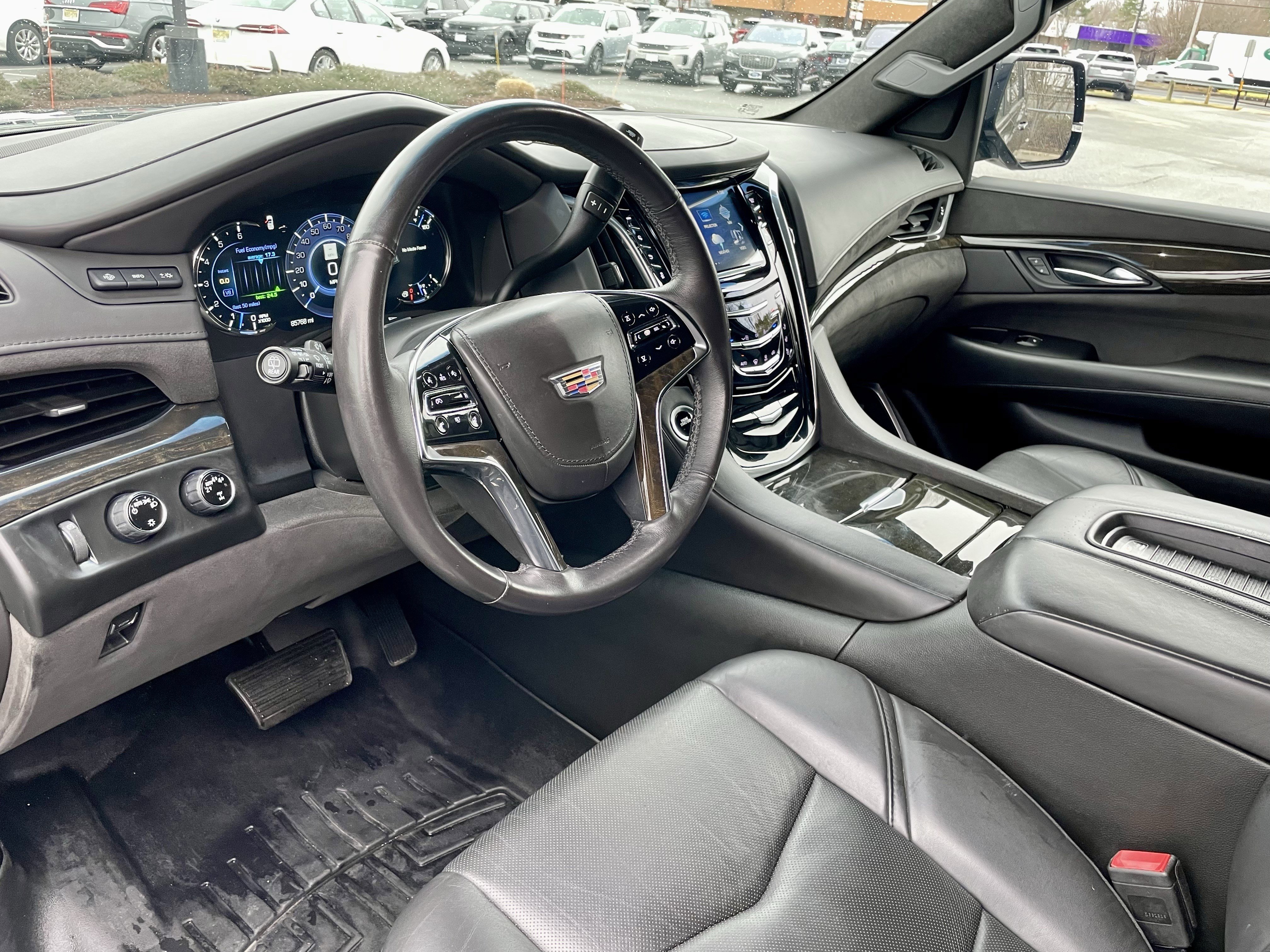 Used 2019 Cadillac Escalade ESV Platinum w/ Escalade Sport Edition image 13