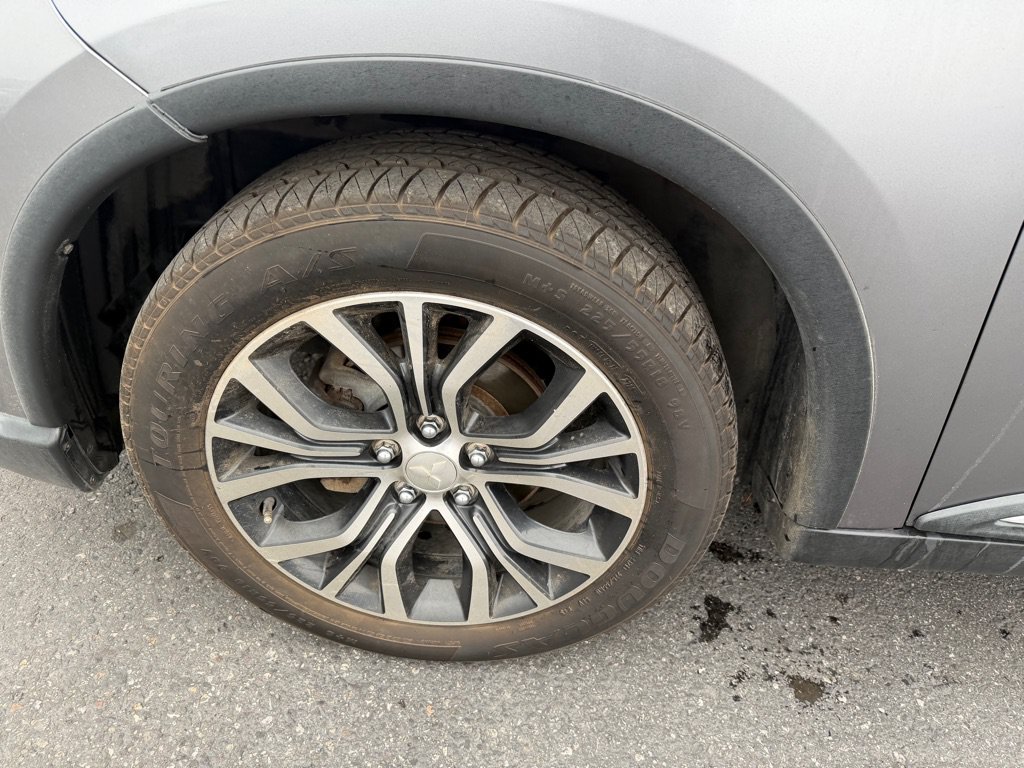 Used 2018 Mitsubishi Outlander SE AWD/4WD image 10