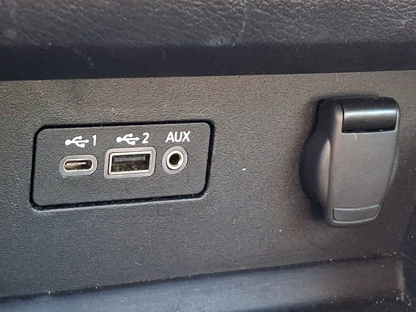 Used 2025 Nissan Altima 2.5 SV FWD image 23