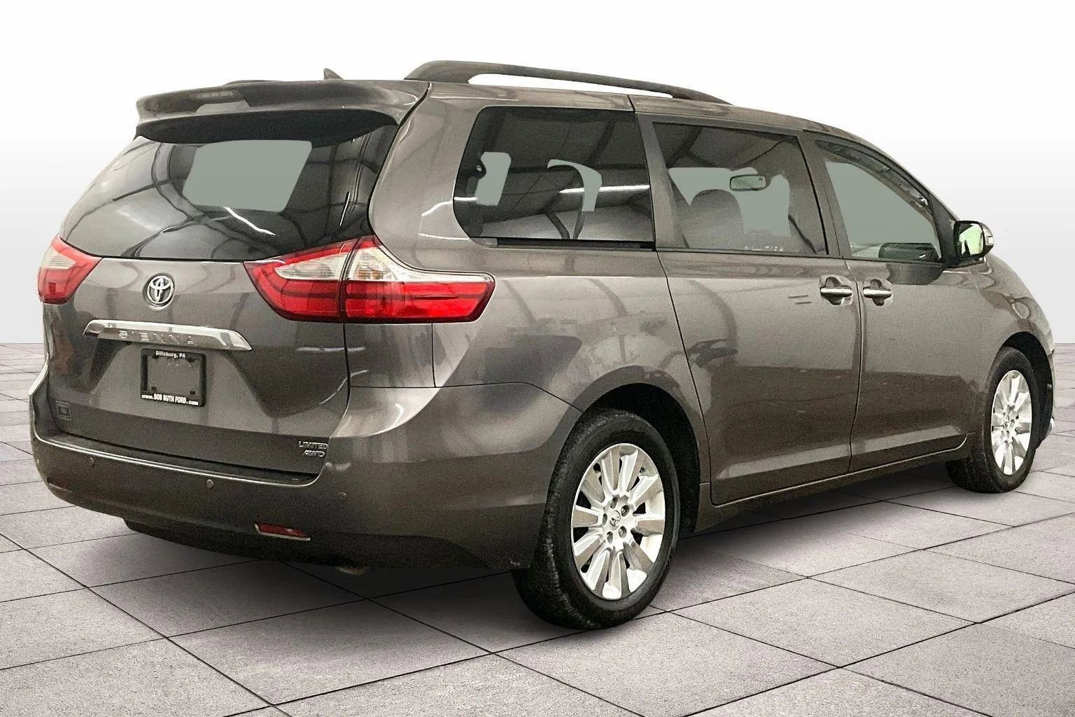 Used 2015 Toyota Sienna Limited Premium image 12