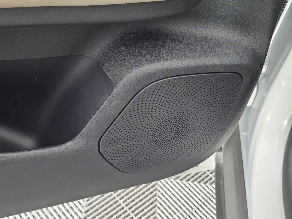 Used 2025 Lincoln Corsair FWD image 15