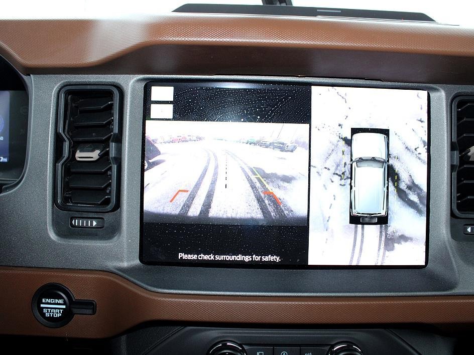 Used 2024 Ford Bronco Outer Banks image 16