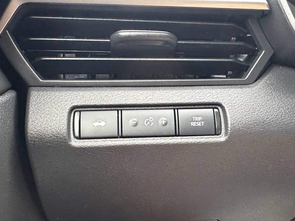 Used 2024 Nissan Altima 2.5 SR FWD image 29