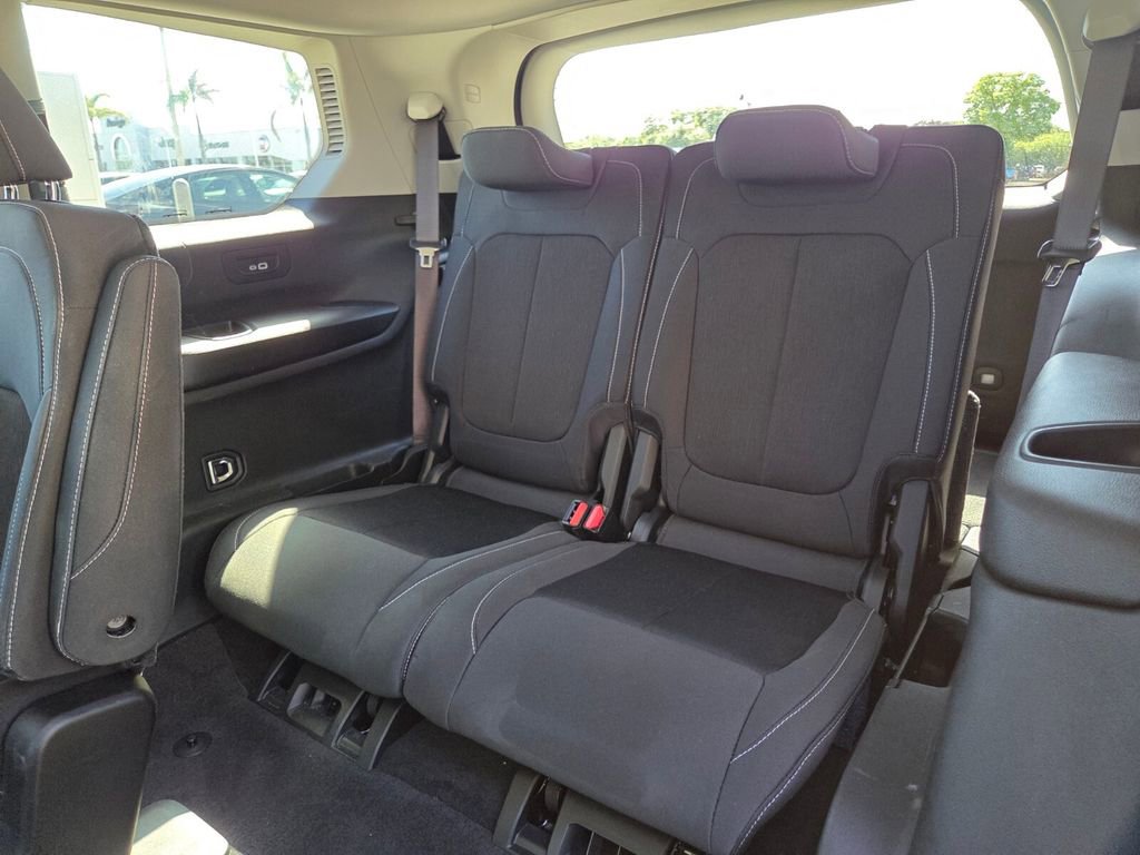 Used 2021 Jeep Grand Cherokee L Laredo w/ Luxury Tech Group I image 18