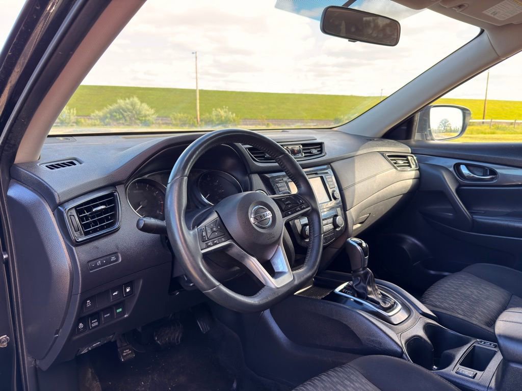 Used 2018 Nissan Rogue SV w/ Premium Package AWD/4WD image 22