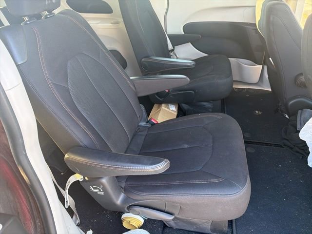 Used 2017 Chrysler Pacifica LX image 11