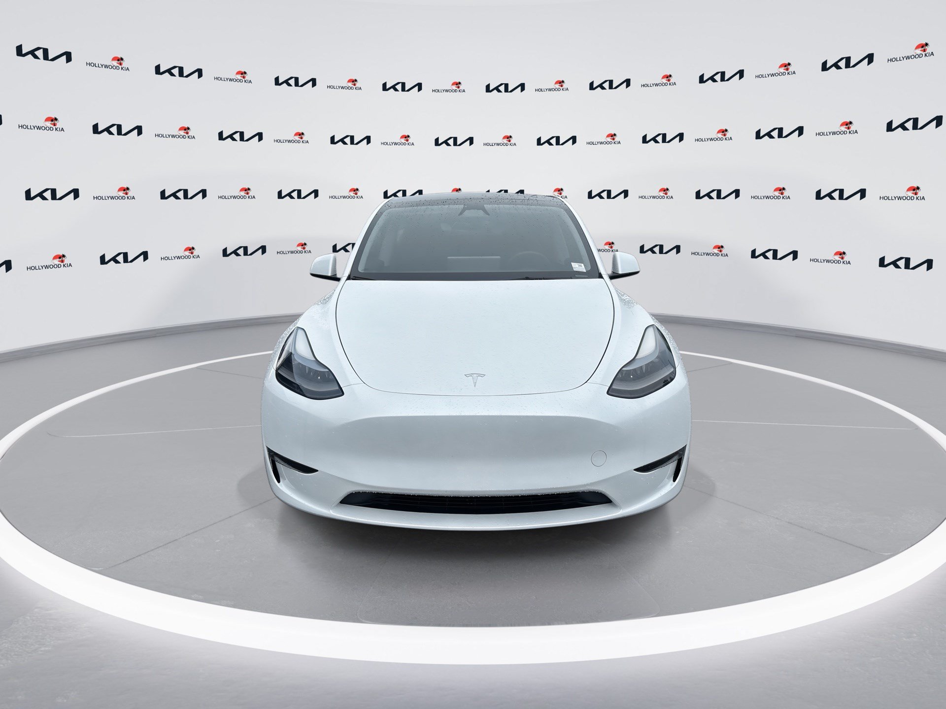 Used 2024 Tesla Model Y Long Range RWD image 3
