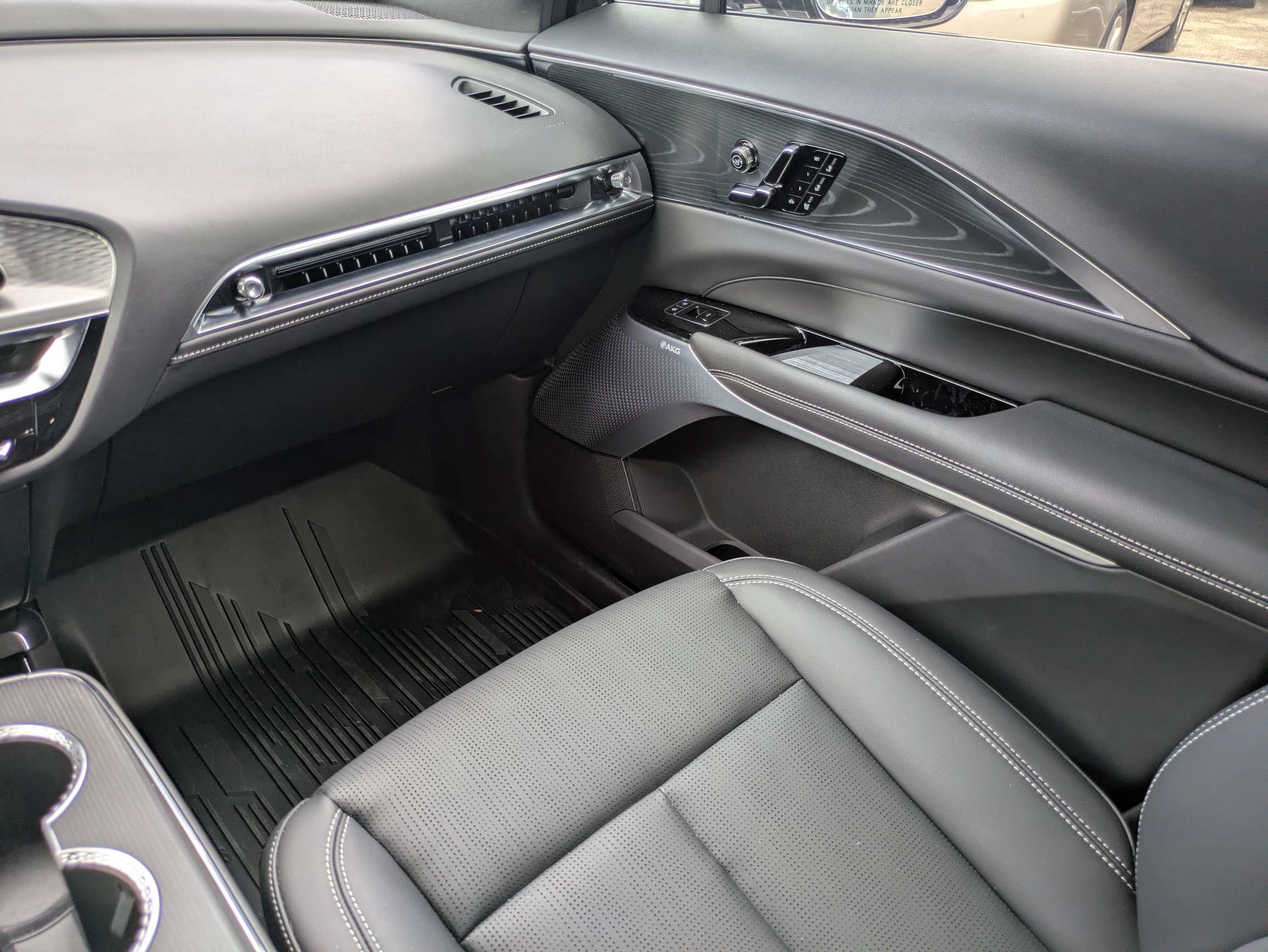 Used 2026 Cadillac Lyriq V w/ LPO, Floor Liner Package AWD/4WD image 12