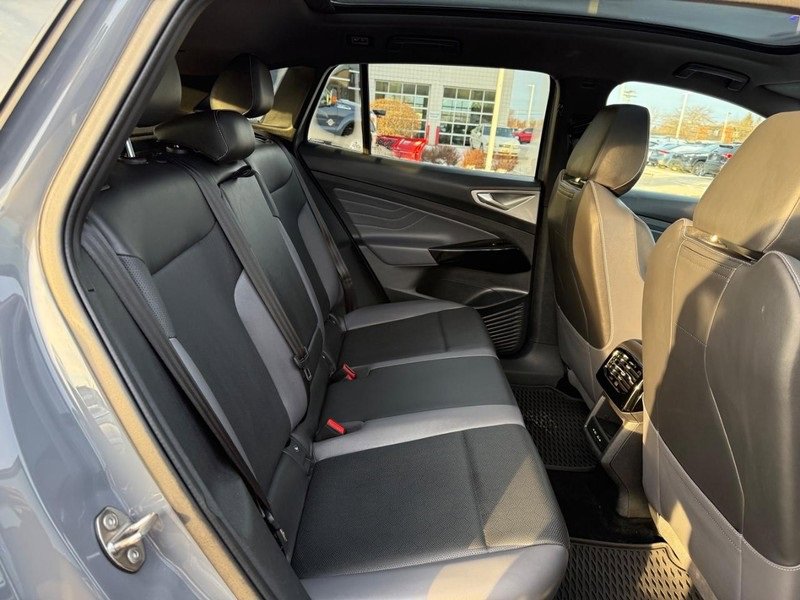 Used 2023 Volkswagen ID.4 Pro S image 12