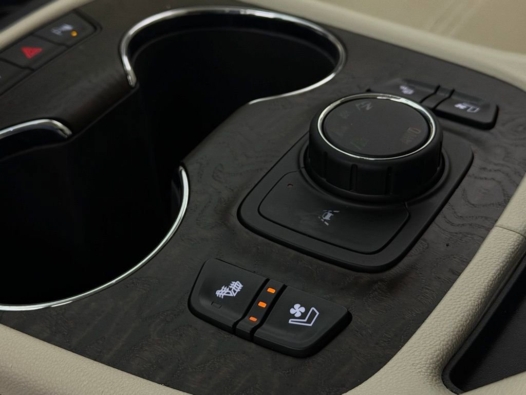 Used 2023 GMC Acadia Denali image 21