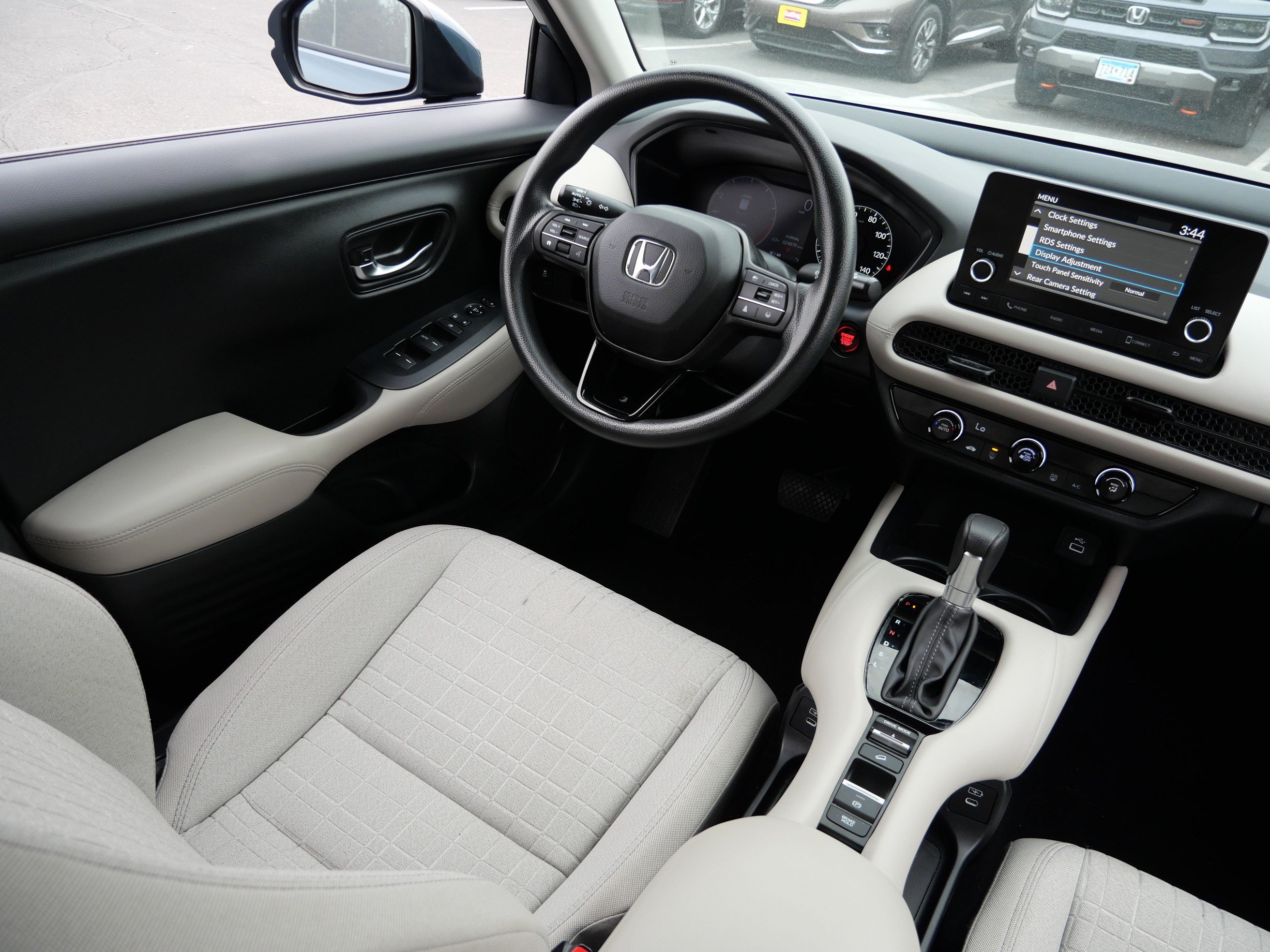 Used 2024 Honda HR-V LX image 9