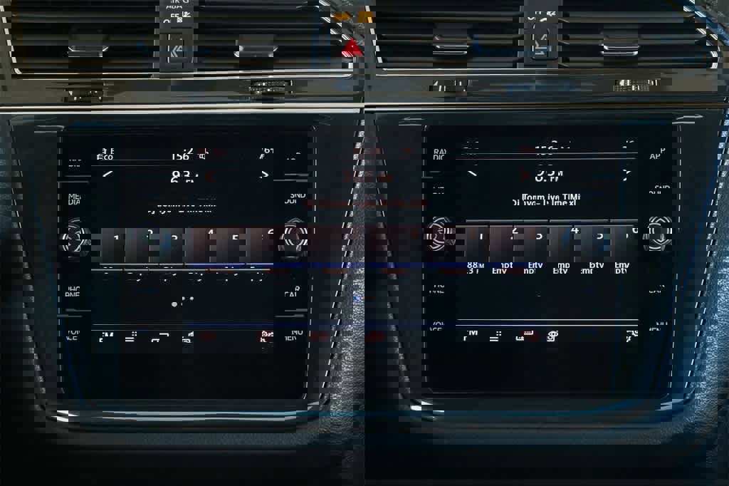 Used 2019 Volkswagen Tiguan SE w/ Panoramic Sunroof Package image 15