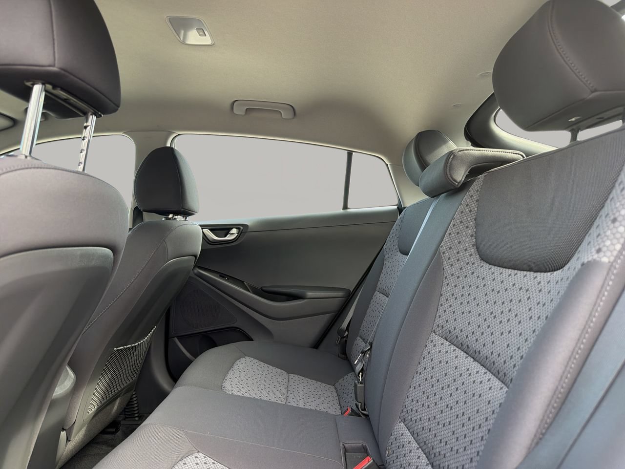 Used 2018 Hyundai Ioniq Blue FWD image 16