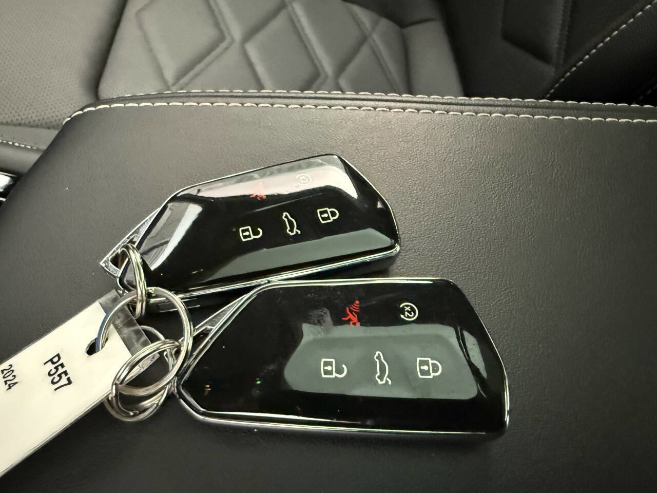 Used 2024 Volkswagen Atlas SE w/ Panoramic Sunroof Package image 16