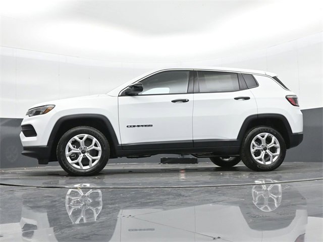 Used 2025 Jeep Compass Sport image 43