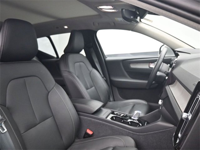 Used 2024 Volvo XC40 B5 Plus w/ Climate Package image 34