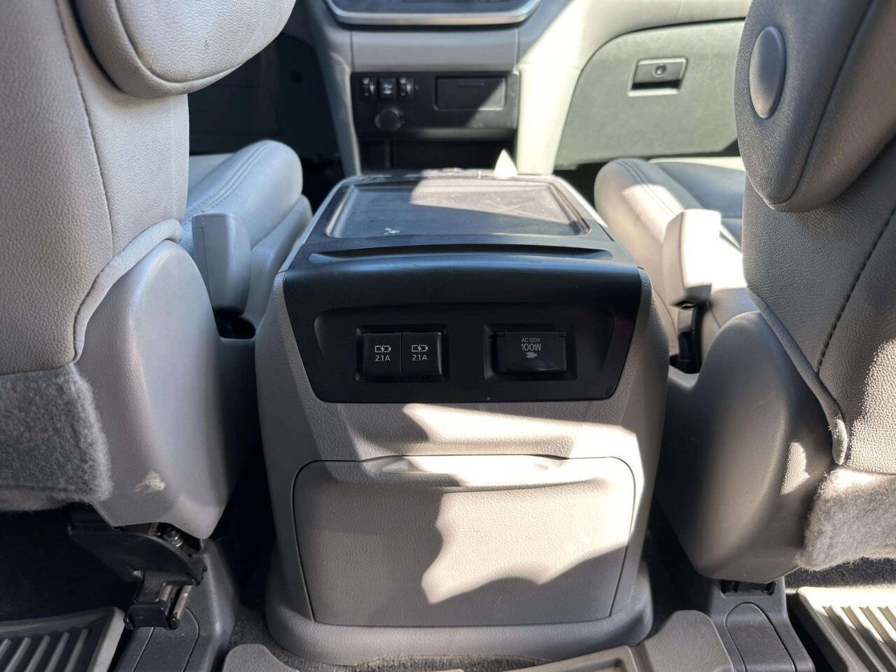 Used 2020 Toyota Sienna XLE FWD image 28