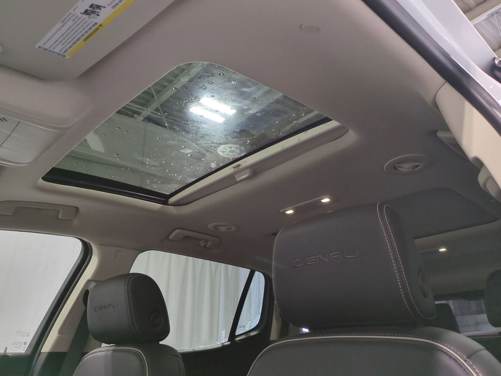 Used 2023 GMC Acadia Denali w/ Denali Ultimate Package image 23
