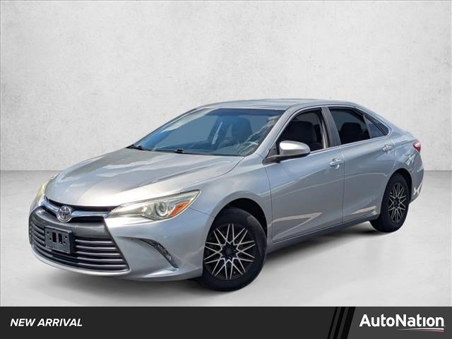 Used 2017 Toyota Camry LE image 1