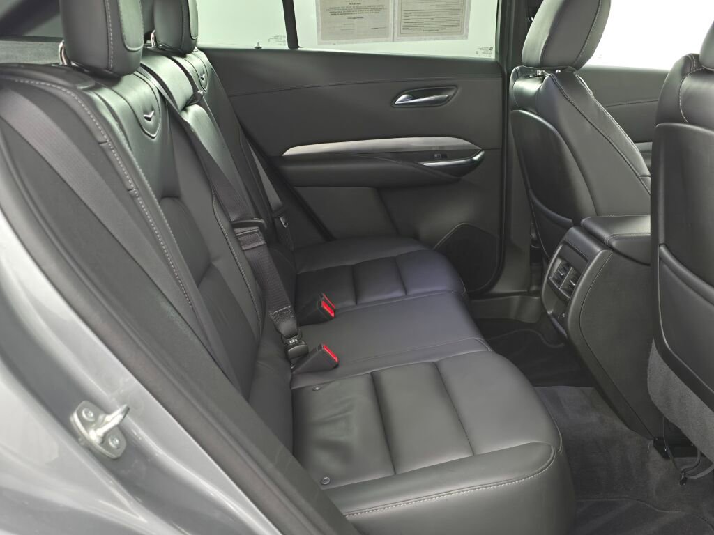 Used 2024 Cadillac XT4 Premium Luxury image 37