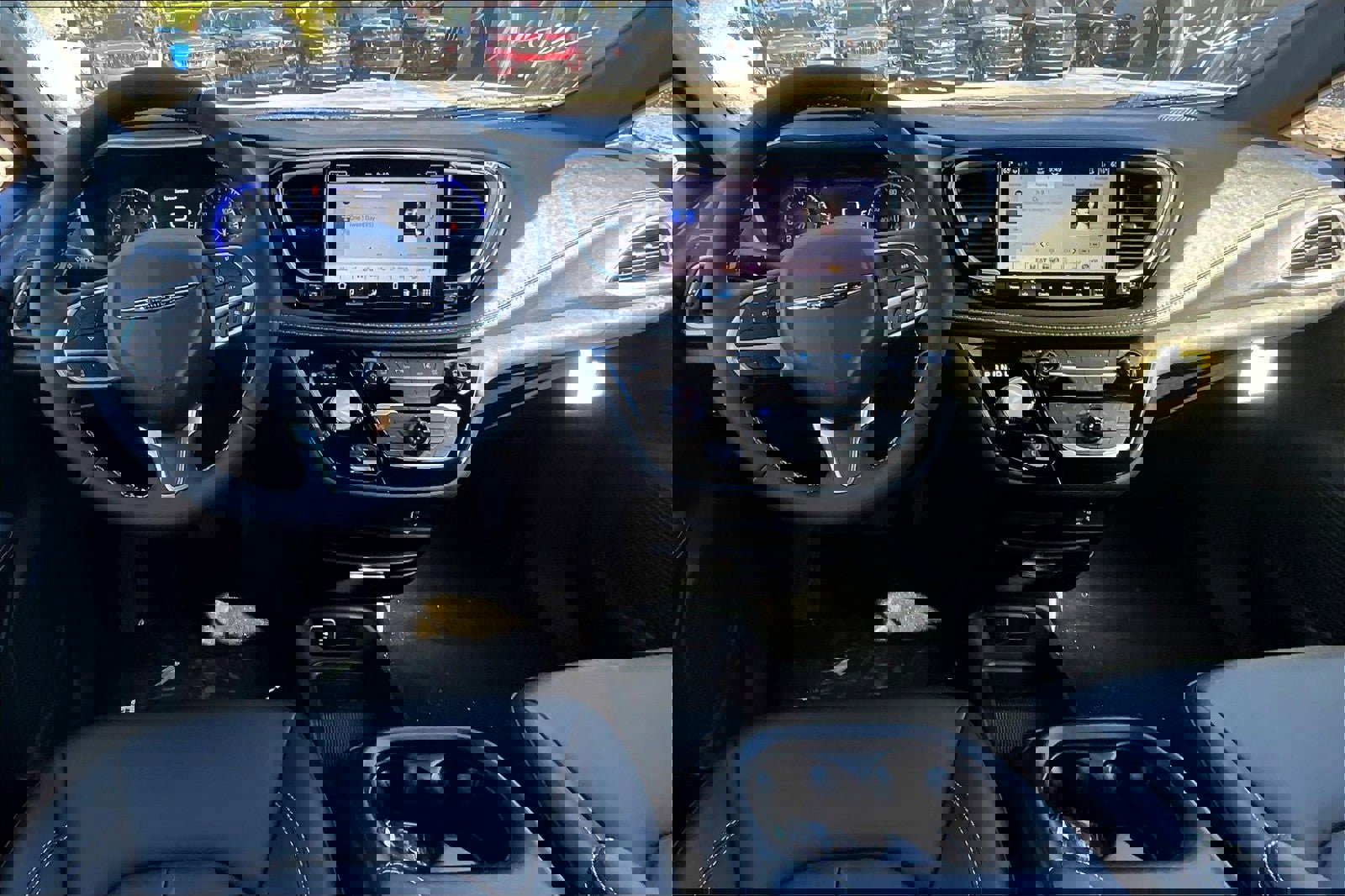 New 2026 Chrysler Pacifica Select image 5