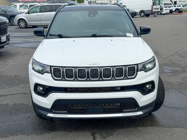 Used 2024 Jeep Compass Limited AWD/4WD image 3