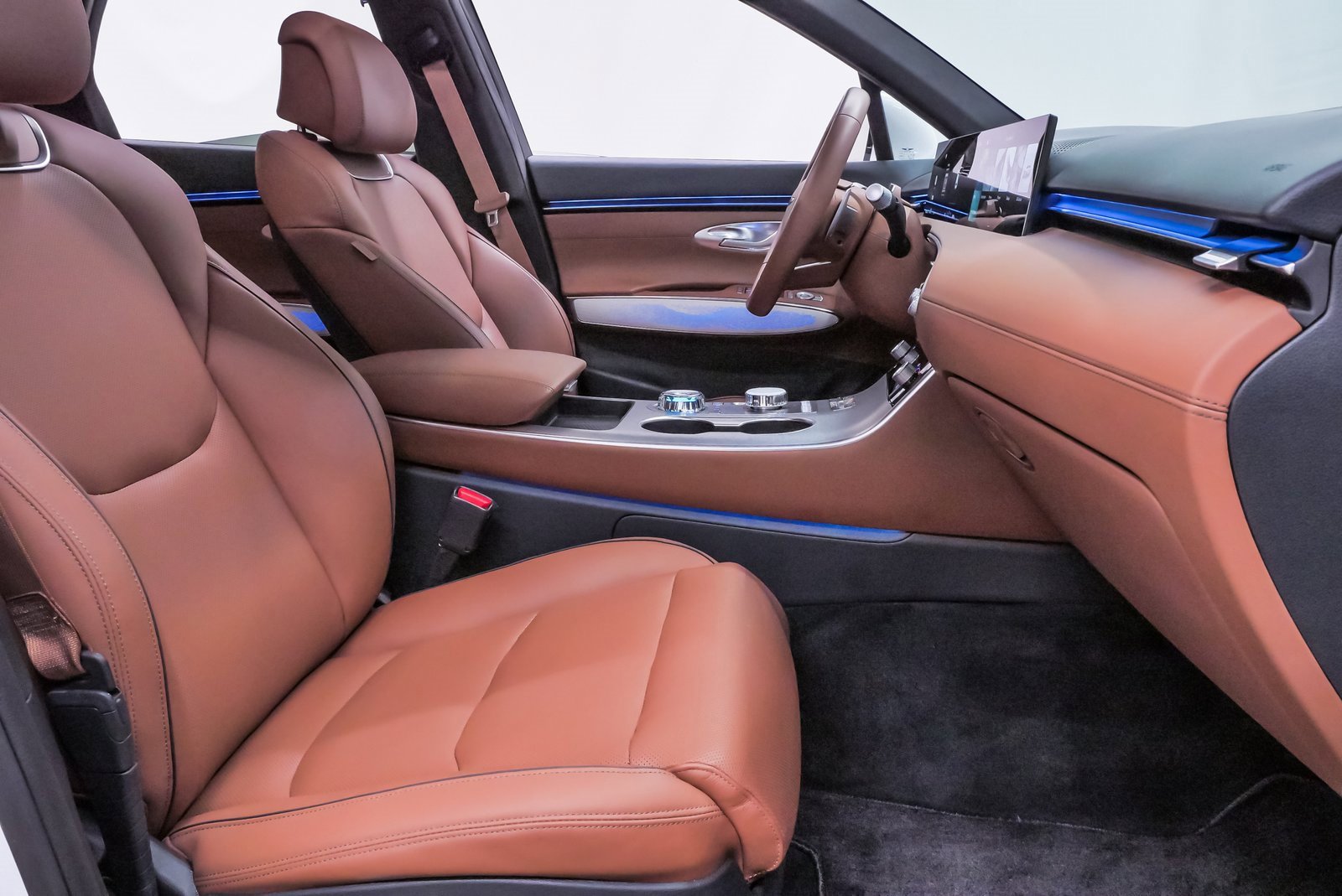 Certified 2026 Genesis GV70 2.5T Advanced image 14