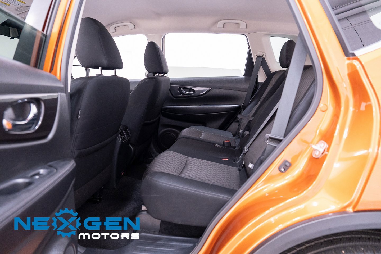 Used 2020 Nissan Rogue SV w/ Premium Package image 38