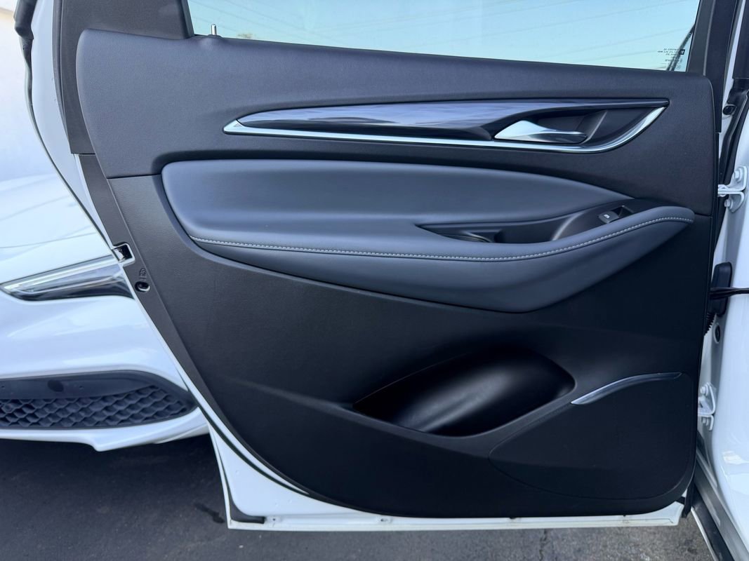 Used 2023 Buick Enclave Essence image 25