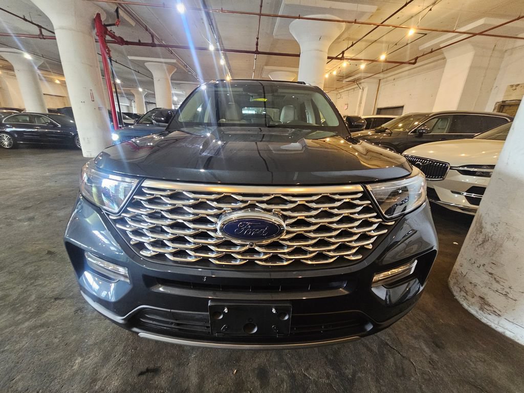 Used 2022 Ford Explorer Platinum w/ Equipment Group 601A AWD/4WD image 5