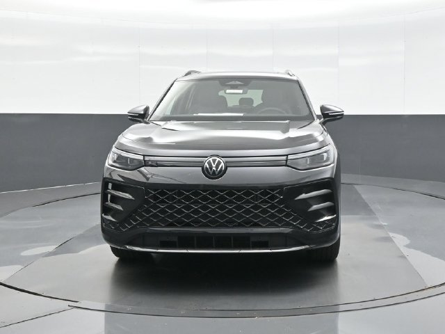 New 2026 Volkswagen Tiguan SE R-Line AWD/4WD image 2