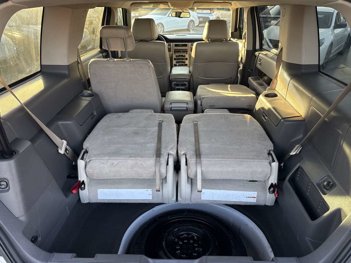 Used 2011 Ford Flex SEL w/ Rapid Spec Order Code FWD image 18