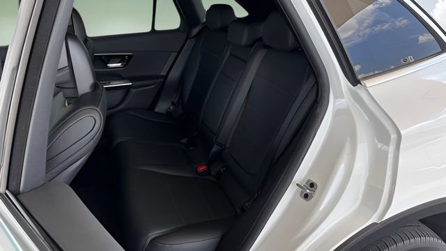 Used 2024 Mercedes-Benz GLC 300 4MATIC image 35