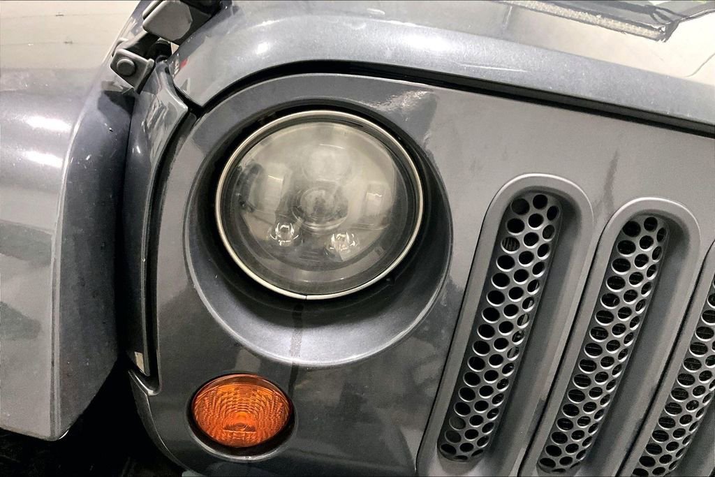 Used 2010 Jeep Wrangler Unlimited Sahara w/ Dual Top Group image 24