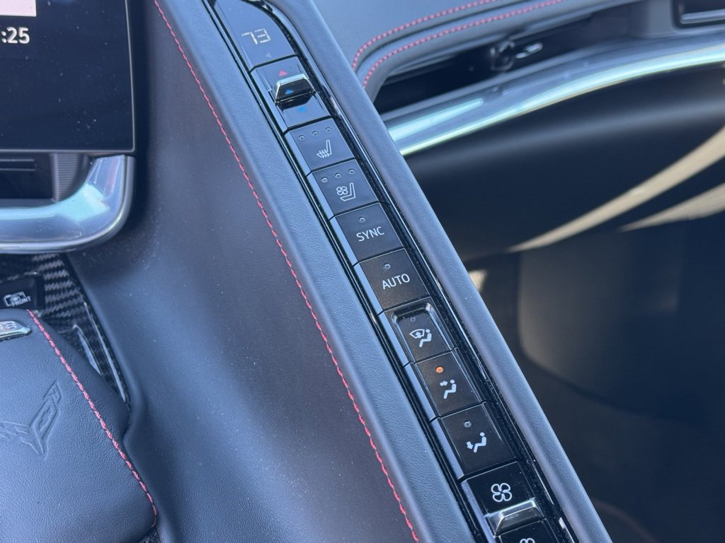 Used 2020 Chevrolet Corvette Stingray Premium Cpe w/ 3LT Preferred Equipment Group image 30