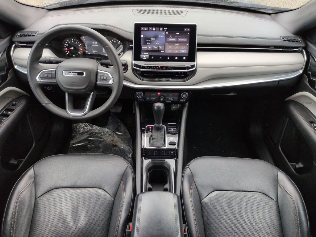 Used 2023 Jeep Compass Limited image 26