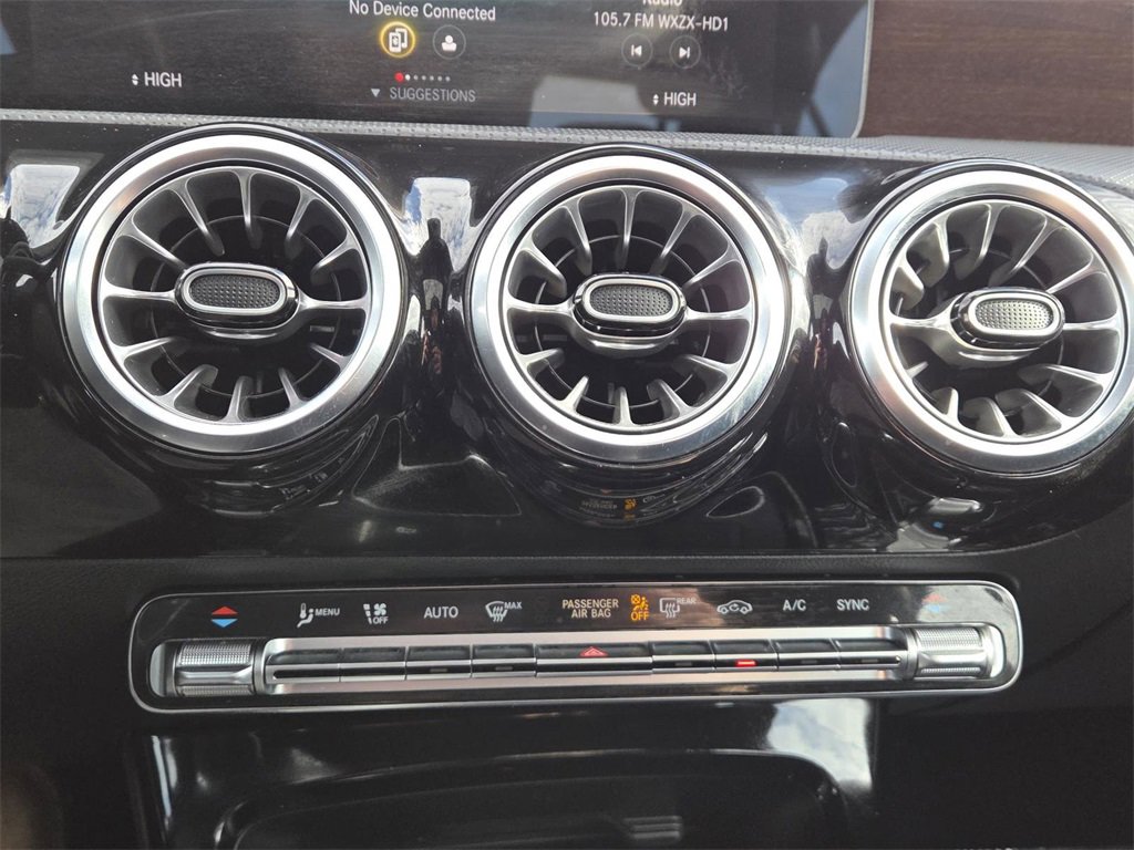 Used 2023 Mercedes-Benz CLA 250 4MATIC image 29