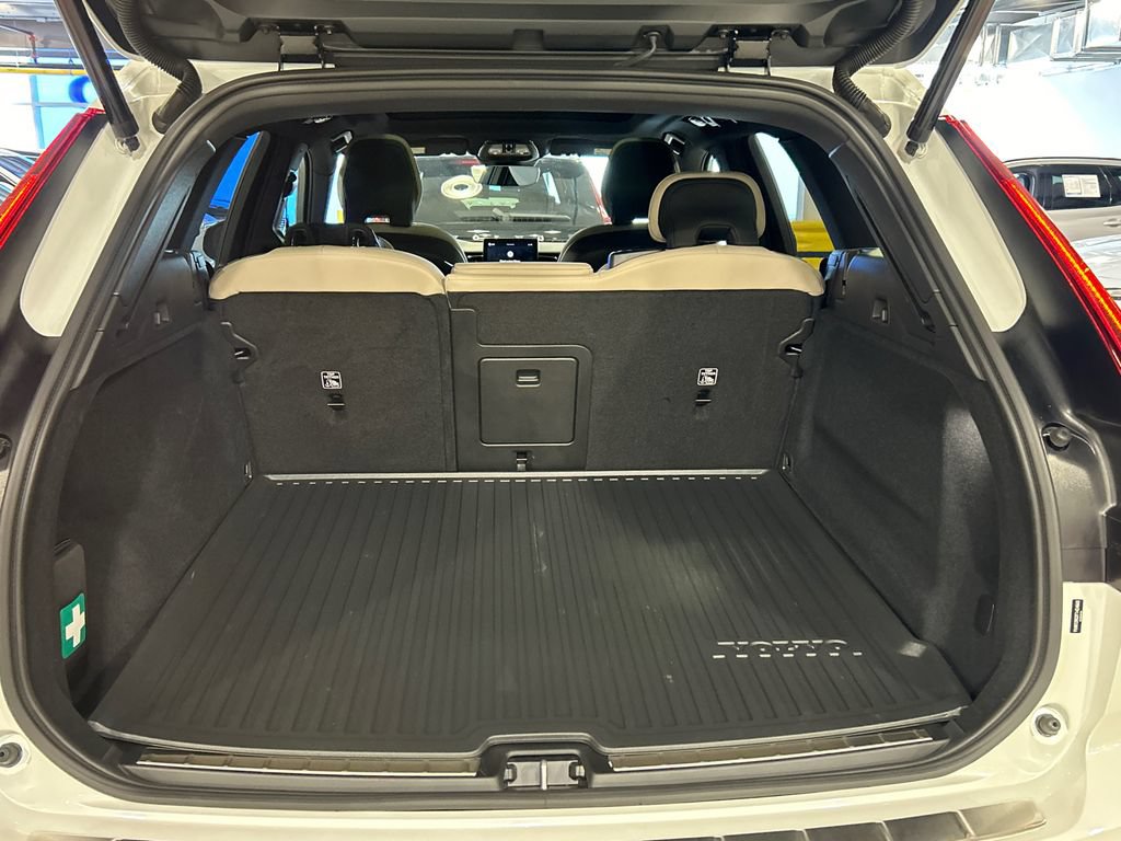 Used 2026 Volvo XC60 B5 Plus w/ Protection Package Premier AWD/4WD image 26