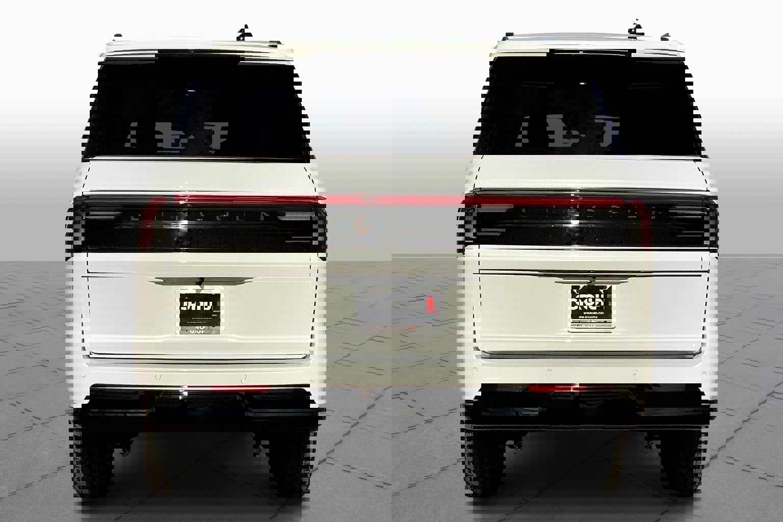 New 2025 Lincoln Navigator L Reserve w/ Jet Appearance Package image 4