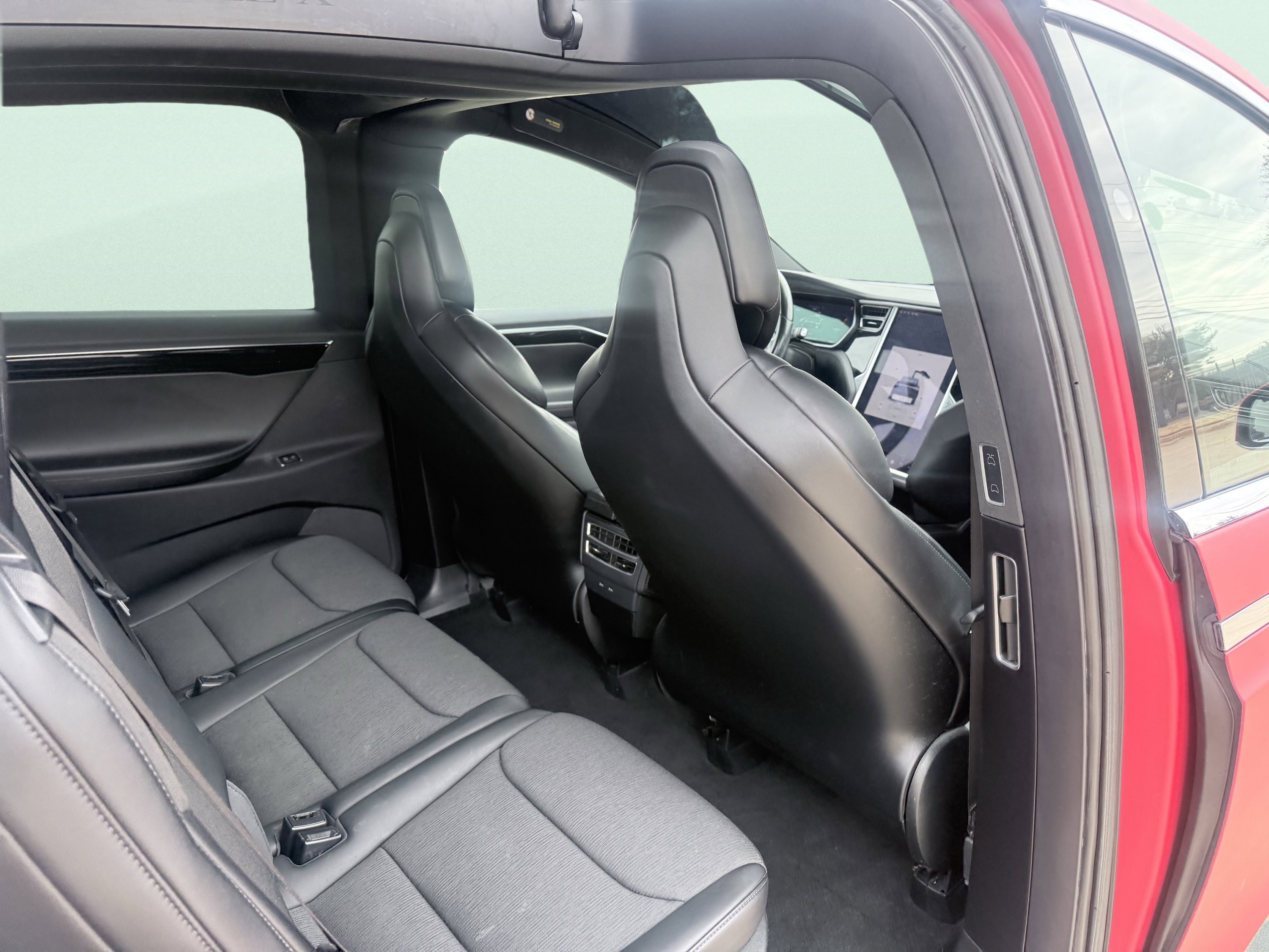 Used 2017 Tesla Model X 75D image 54