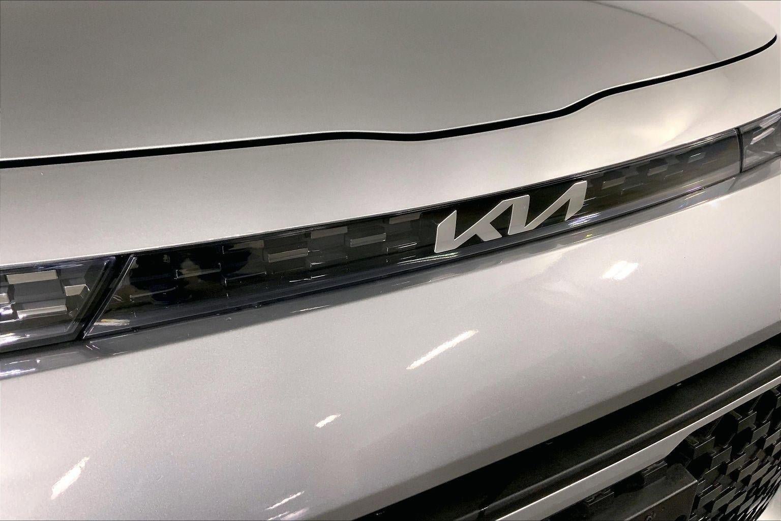 Certified 2025 Kia Soul LX w/ LX Technology Package FWD image 28