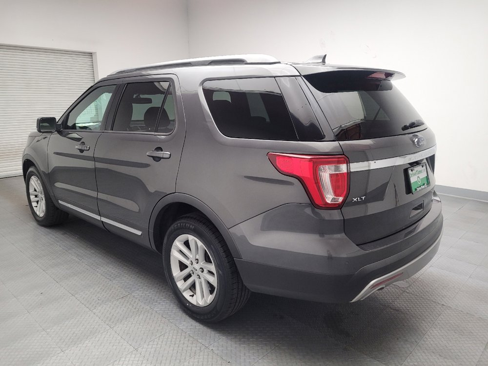 Used 2017 Ford Explorer XLT w/ Equipment Group 202A image 5
