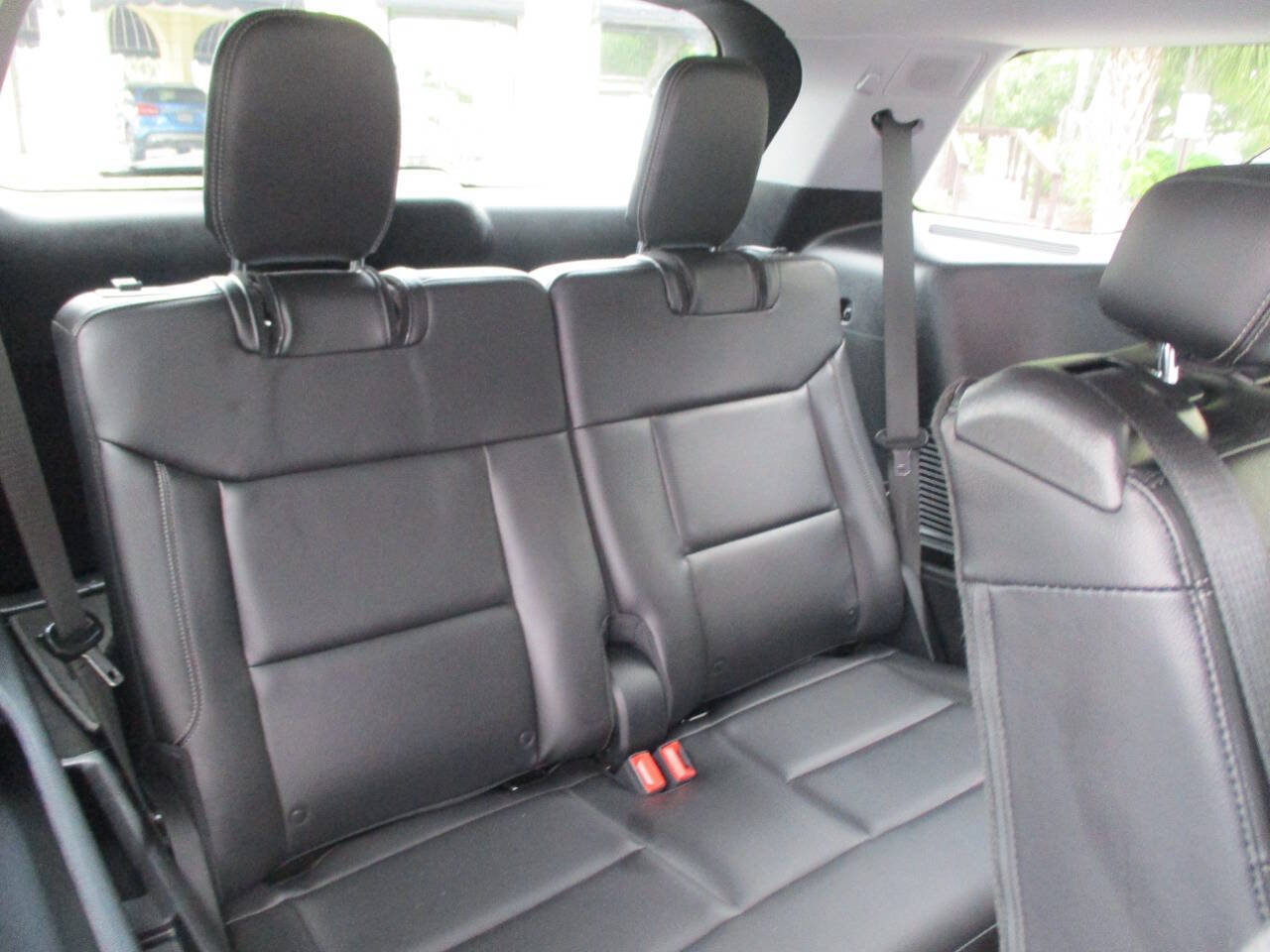 Used 2021 Ford Explorer Limited w/ Equipment Group 301A RWD image 32